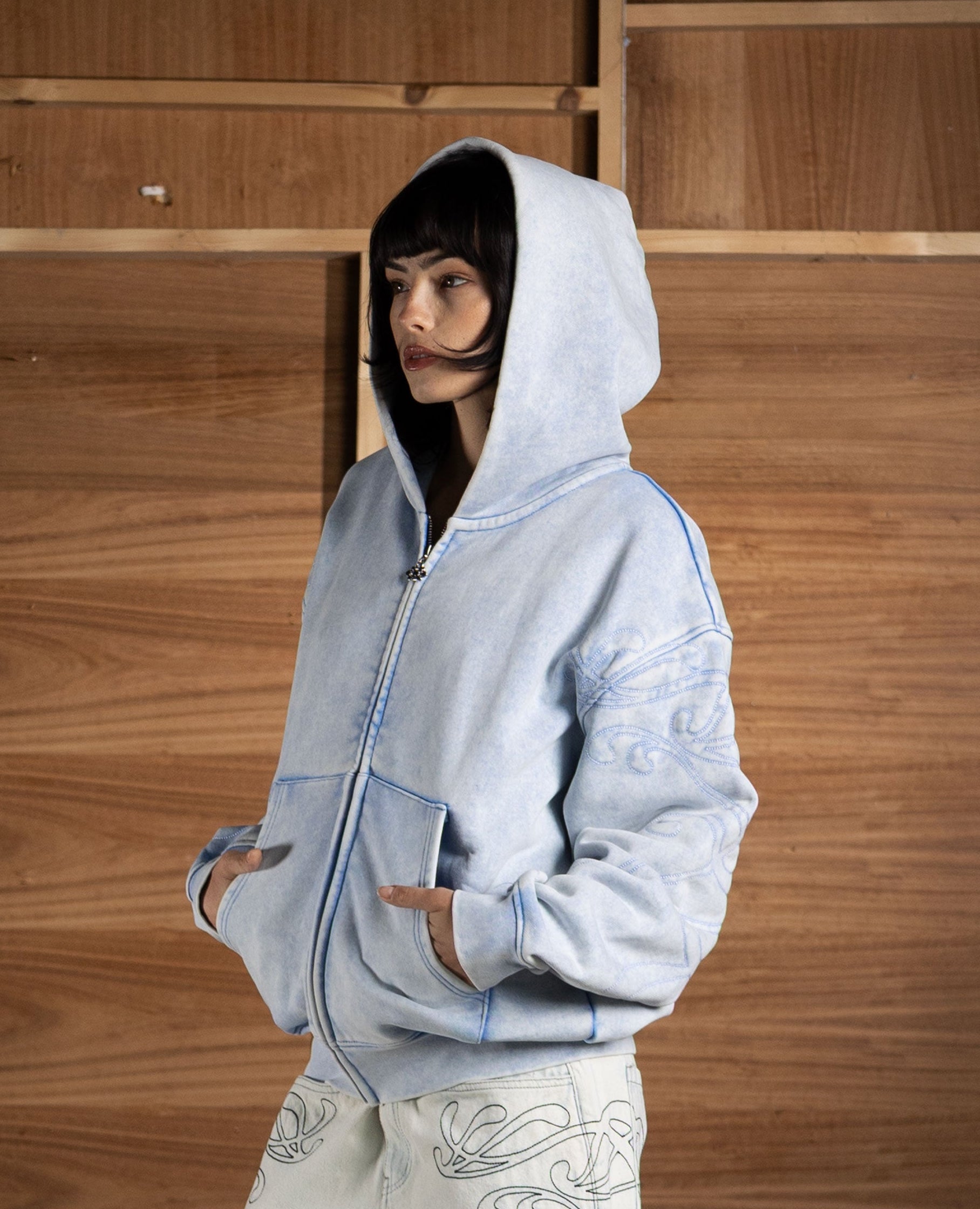 BLUE ART NOUVEAU ZIP