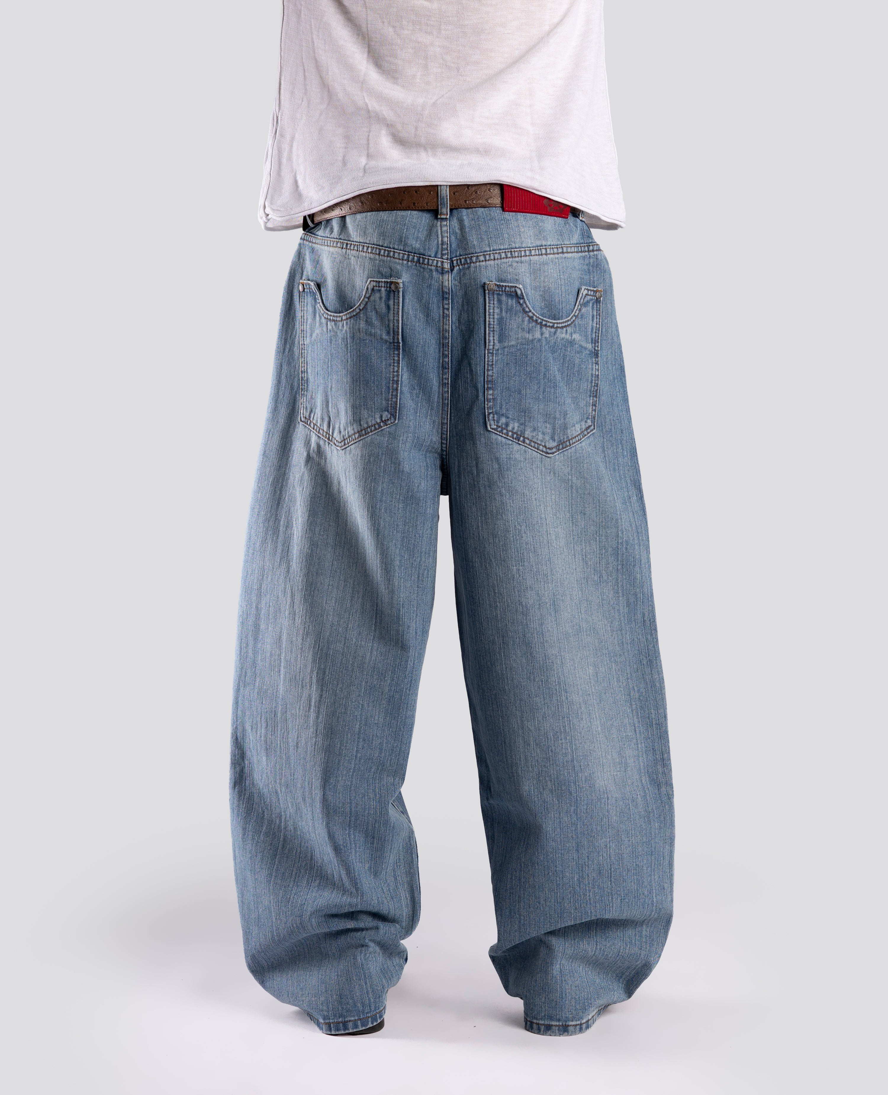 LOOSE-FIT EVERYDAY DENIM