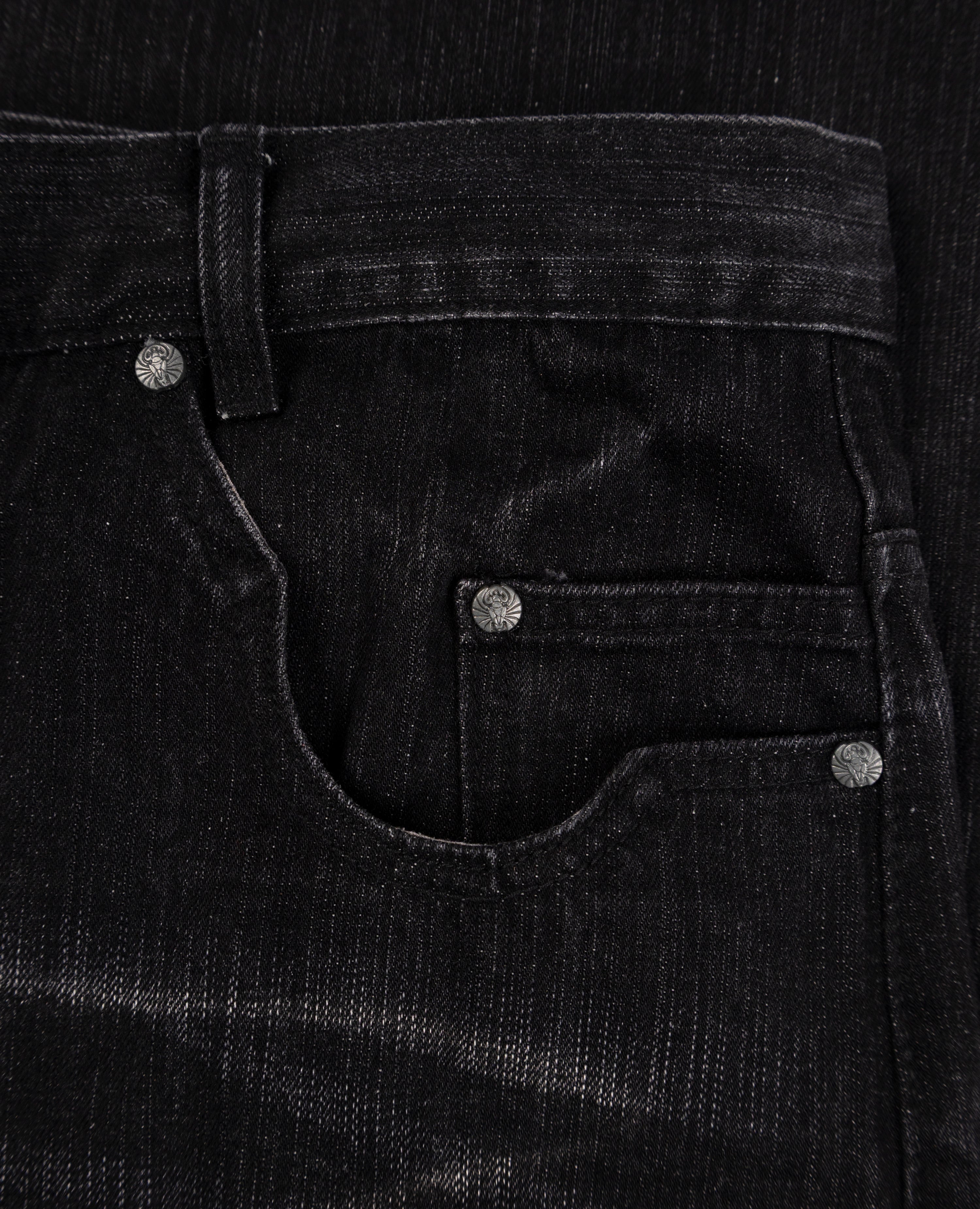 LOOSE-FIT EVERYDAY DENIM