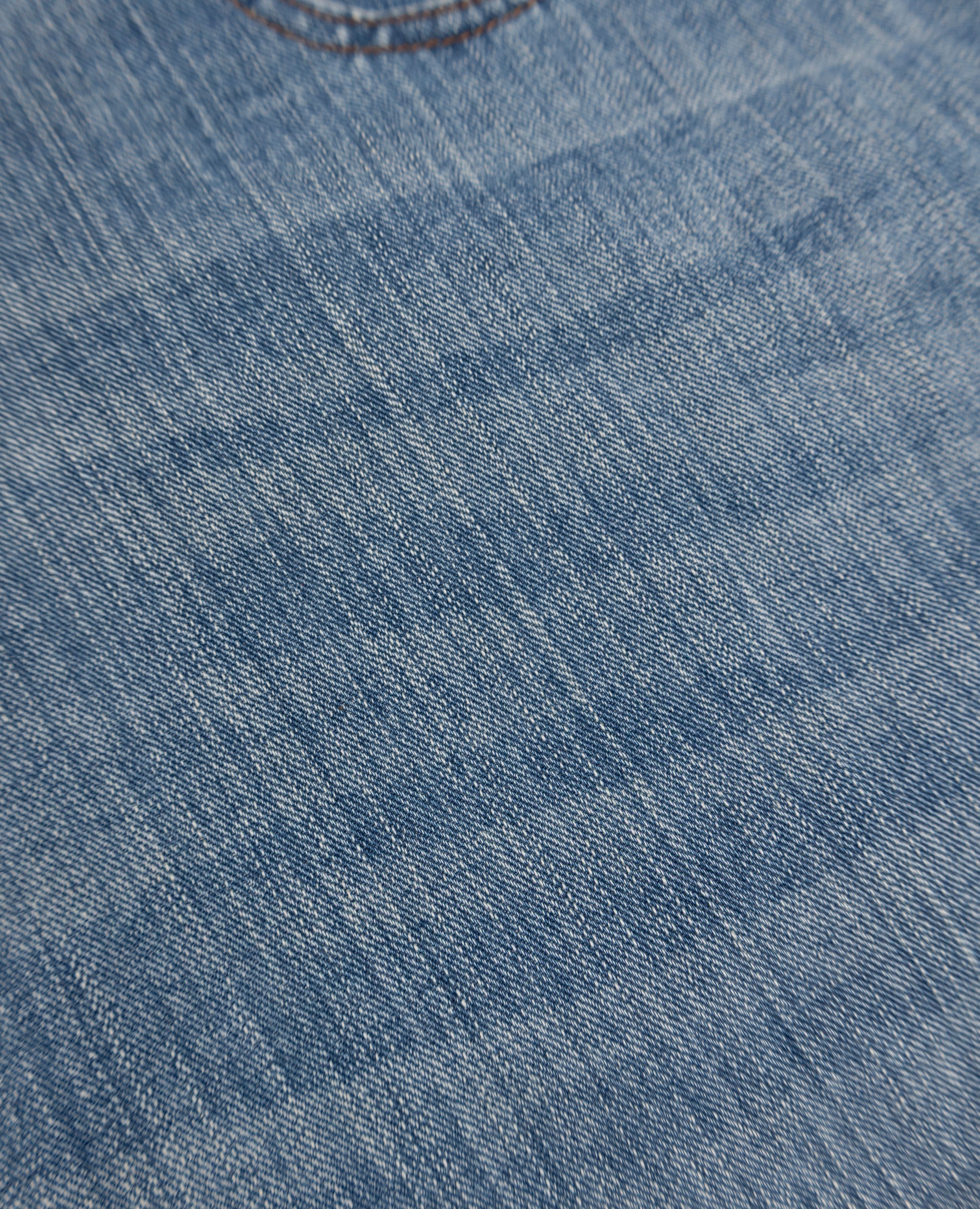 LOOSE-FIT EVERYDAY DENIM