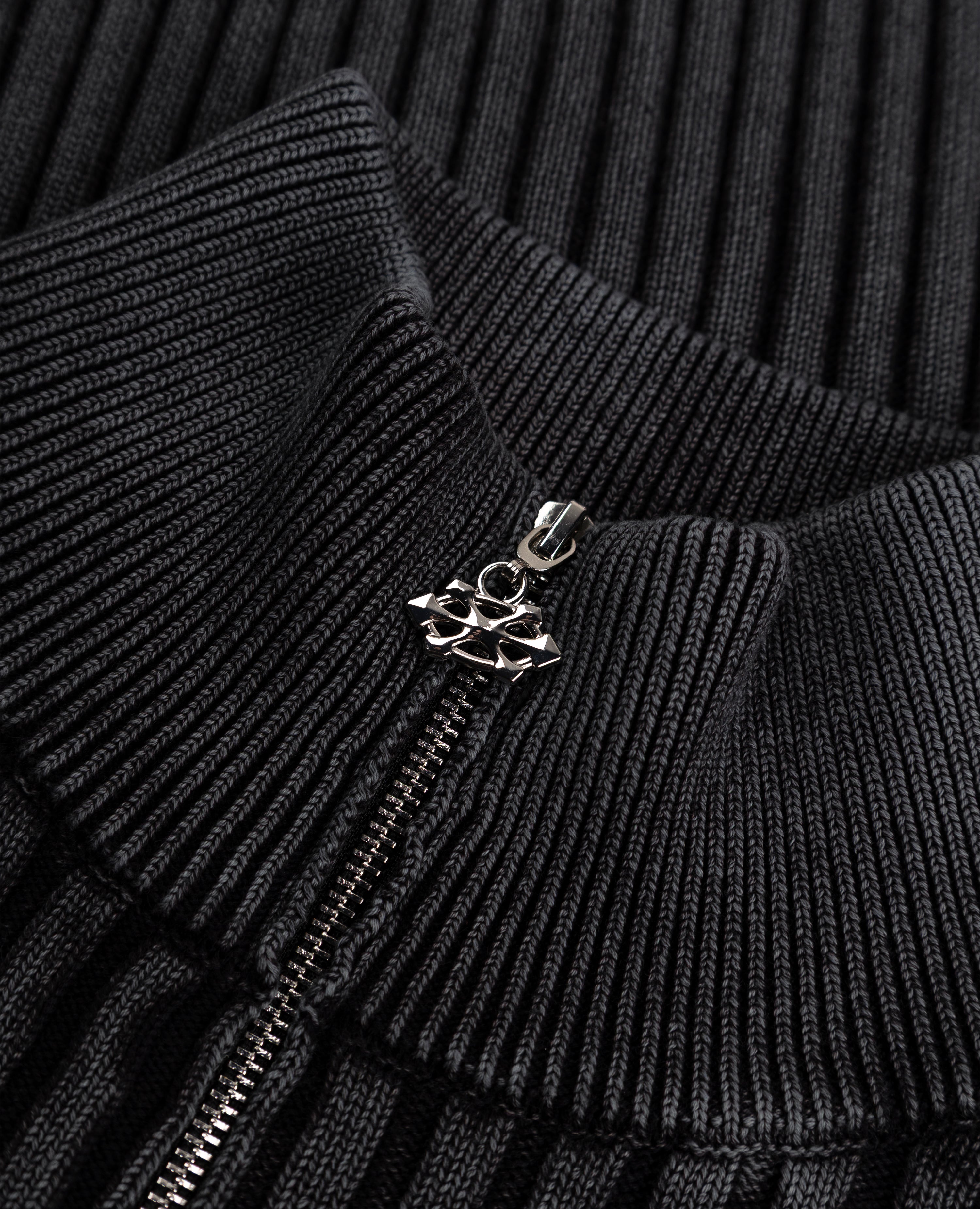 BLACK FITTED RIBBED KNITWEAR