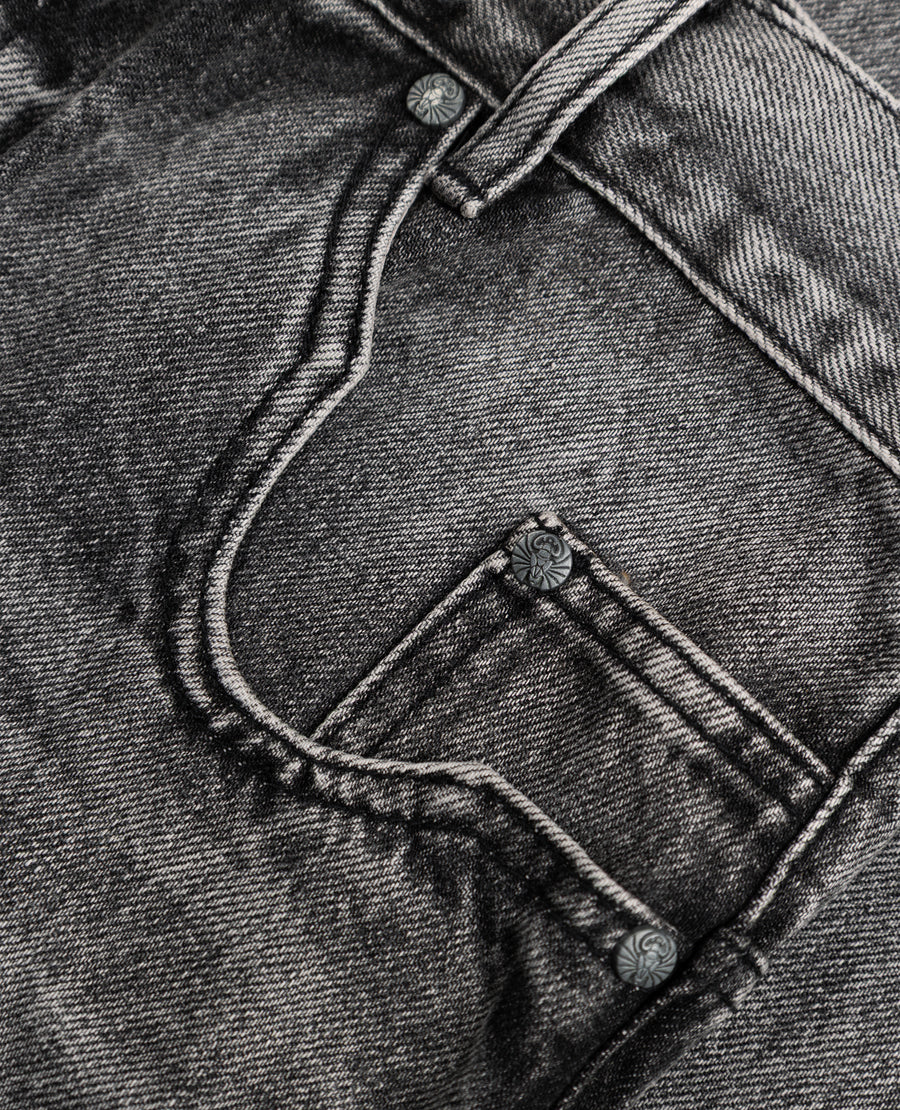 STRAIGHT EVERYDAY DENIM