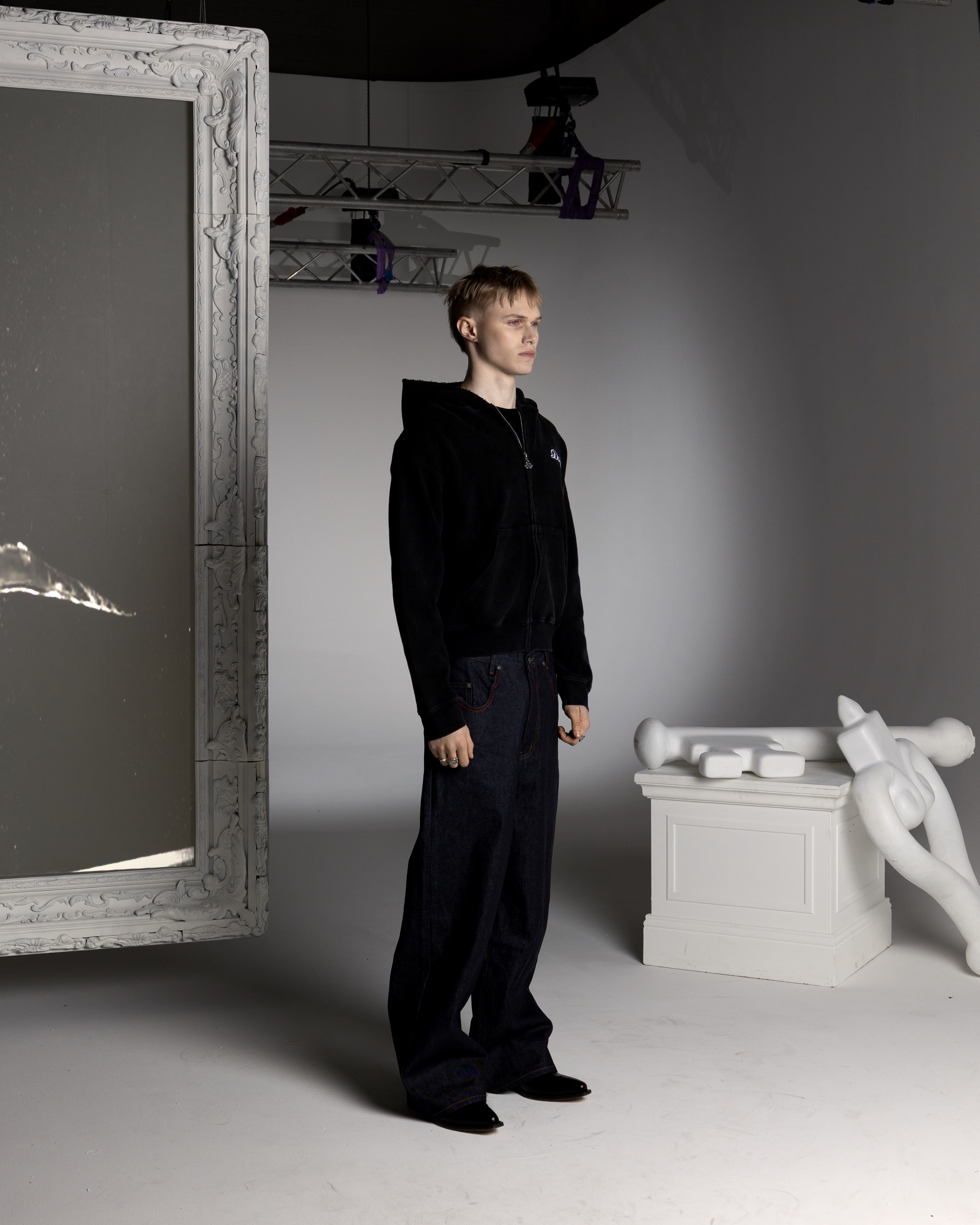 BLACK OPENING WAFFLE ZIP