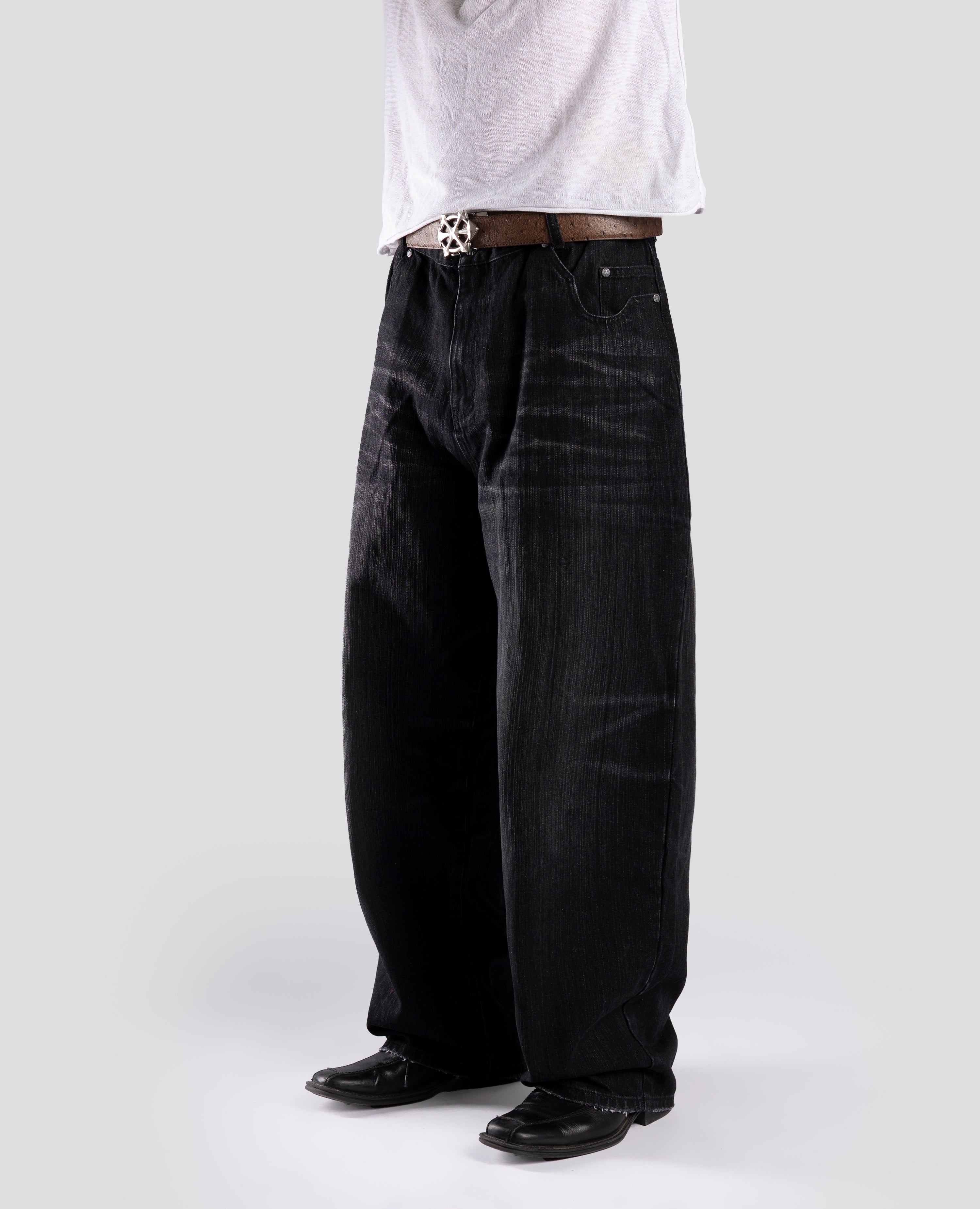 LOOSE-FIT EVERYDAY DENIM