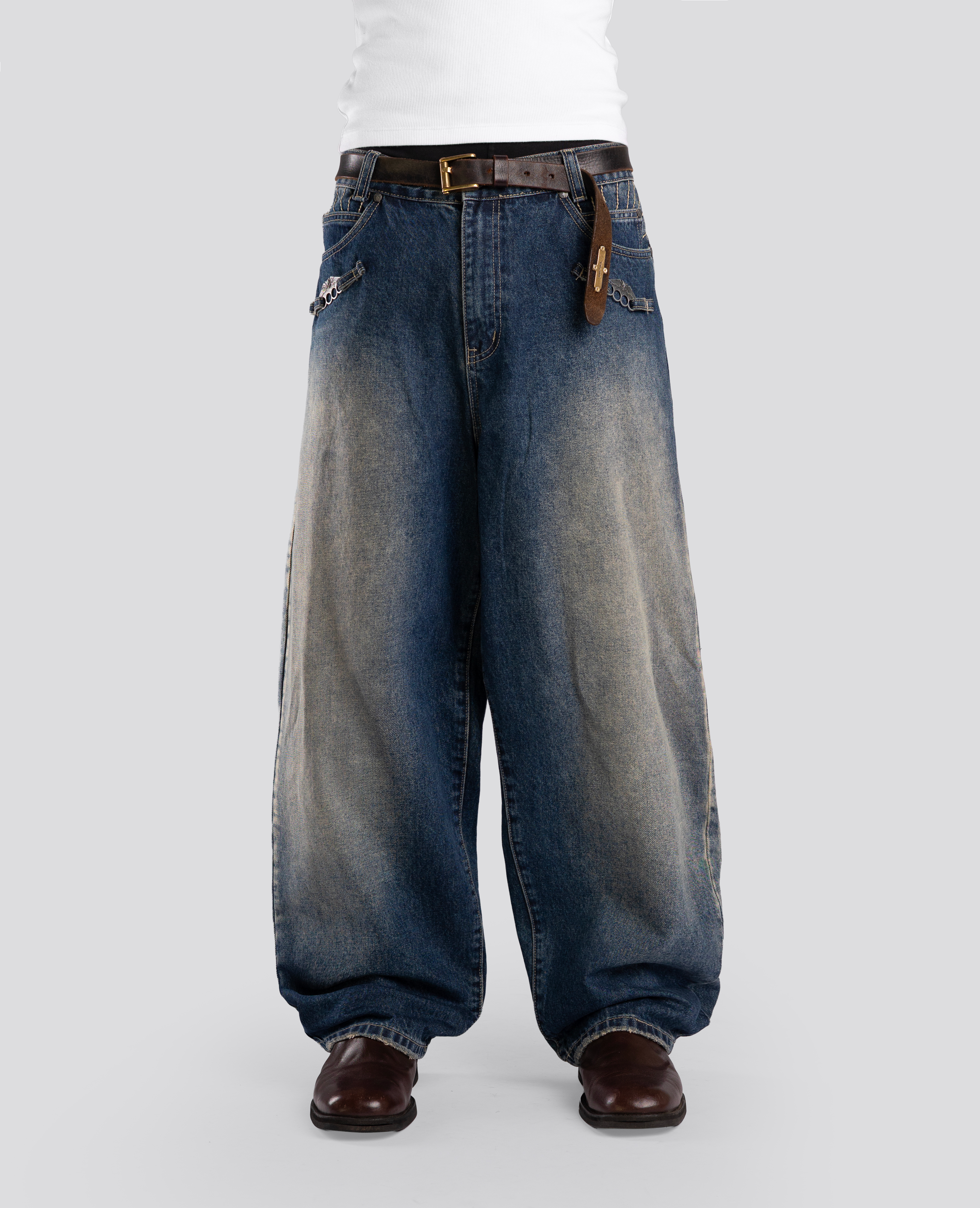 BLUE KNUCKLE LOOSE-FIT DENIM